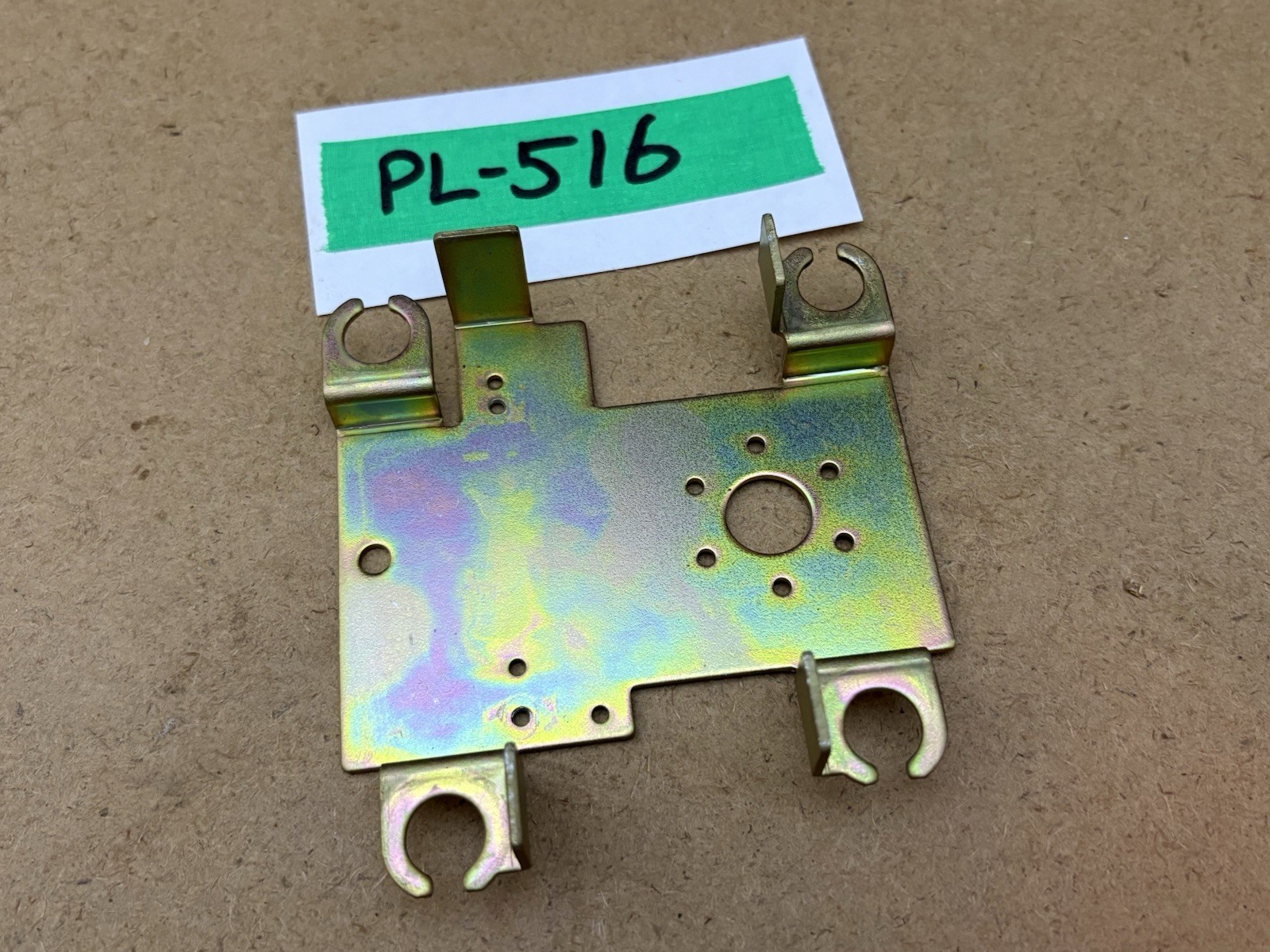Pioneer PL-516 Part (May Also Fit 512/514/518/510A/540) -MOTOR PLATE/BRACKET