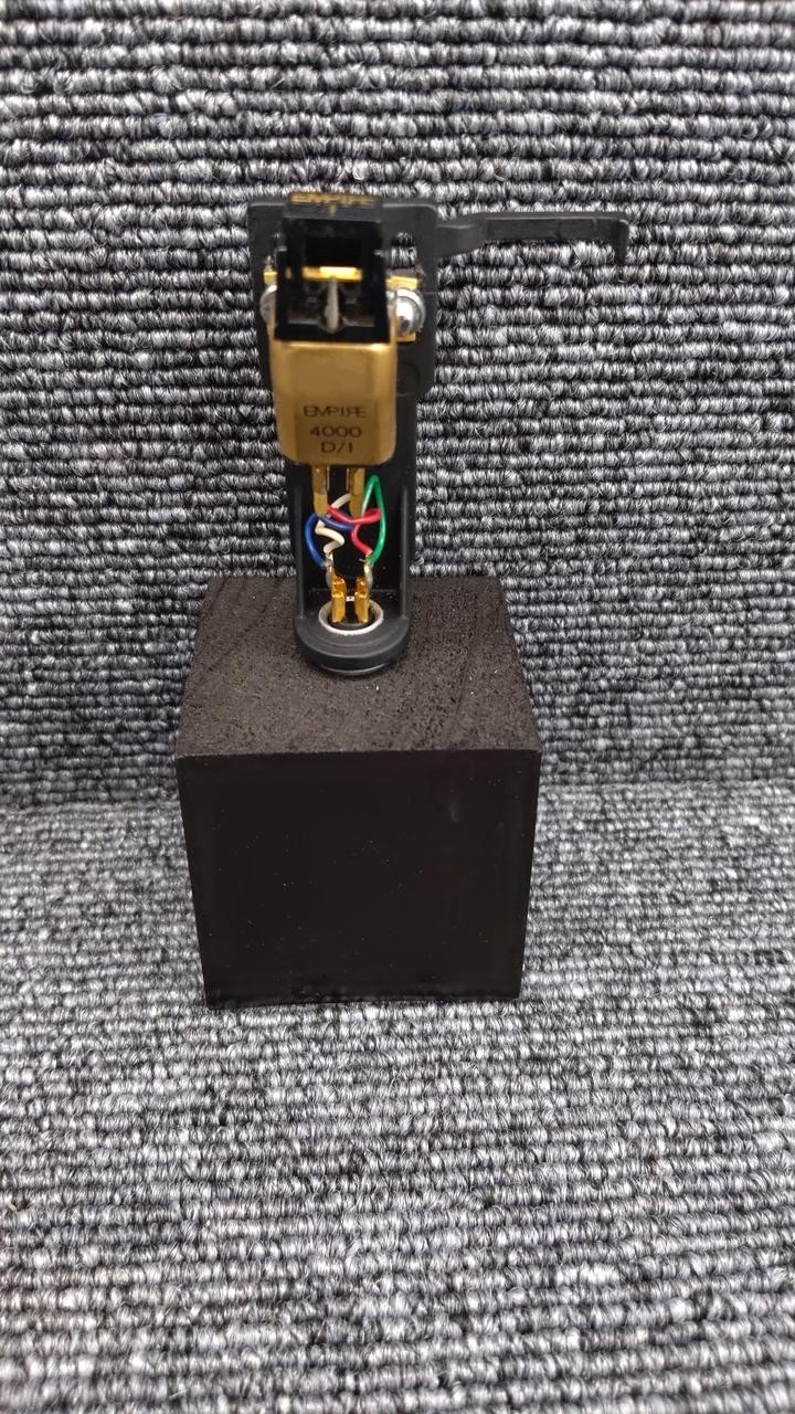 COMMUNE/ EMPIRE Cartridge for Record Player Turntable Stylus Vintage 4000 D/1