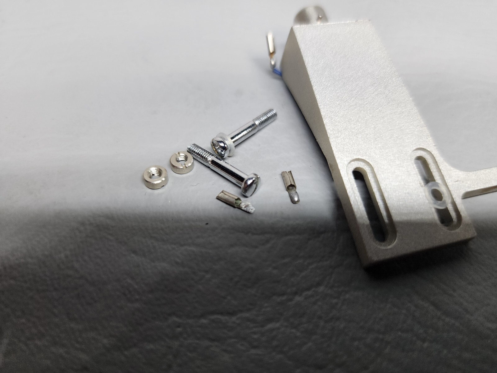 Genuine Technics SL-1400MK2 Turntable Replacement Parts Out – Mounts