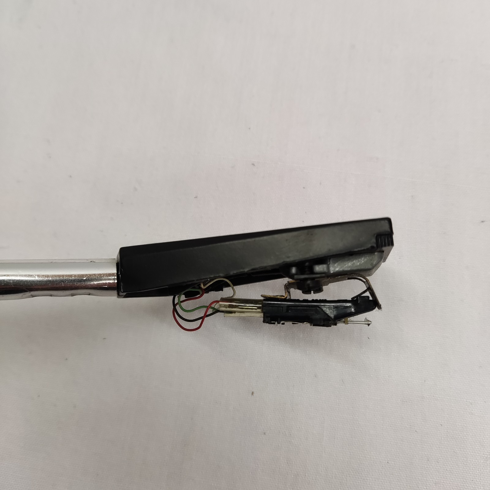 HEADSHELL WITH CARTRIDGE AND STYLUS FOR RECORD PLAYER TURNTABLE READ DESCRIPTION