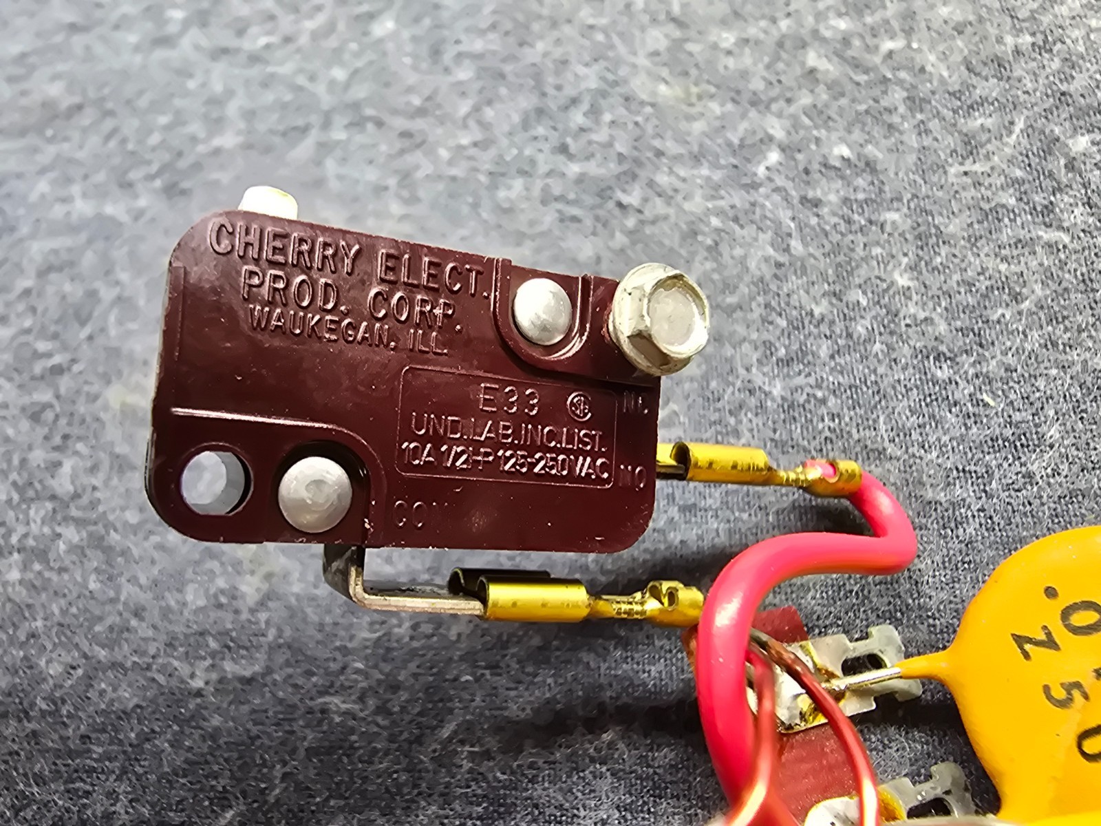 BIC Turntable Part – Power Connection and Micro Switch for Model 940