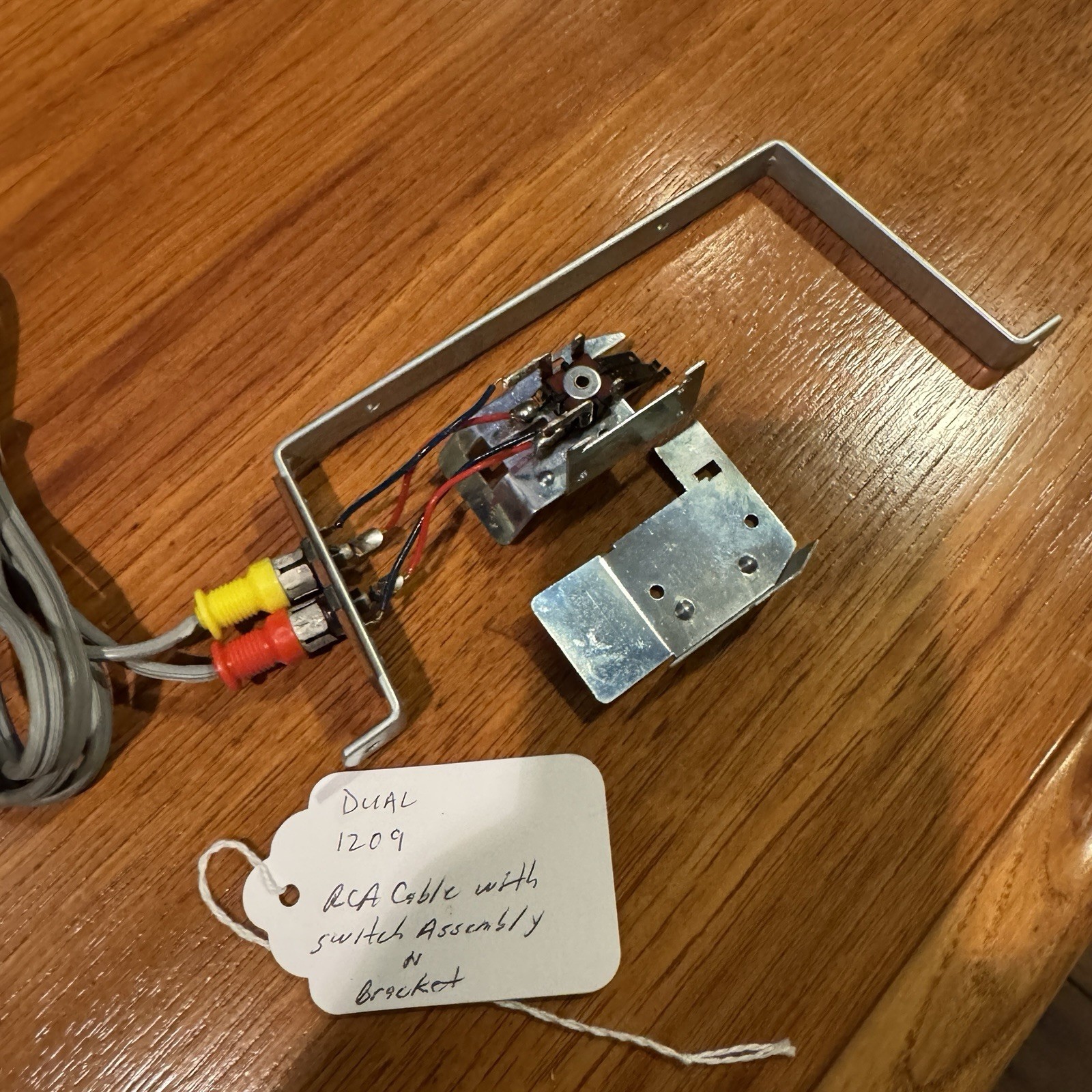 UNITED AUDIO RCA CABLE WITH SWITCH ASSEMBLY AND BRACKET FOR DUAL 1209