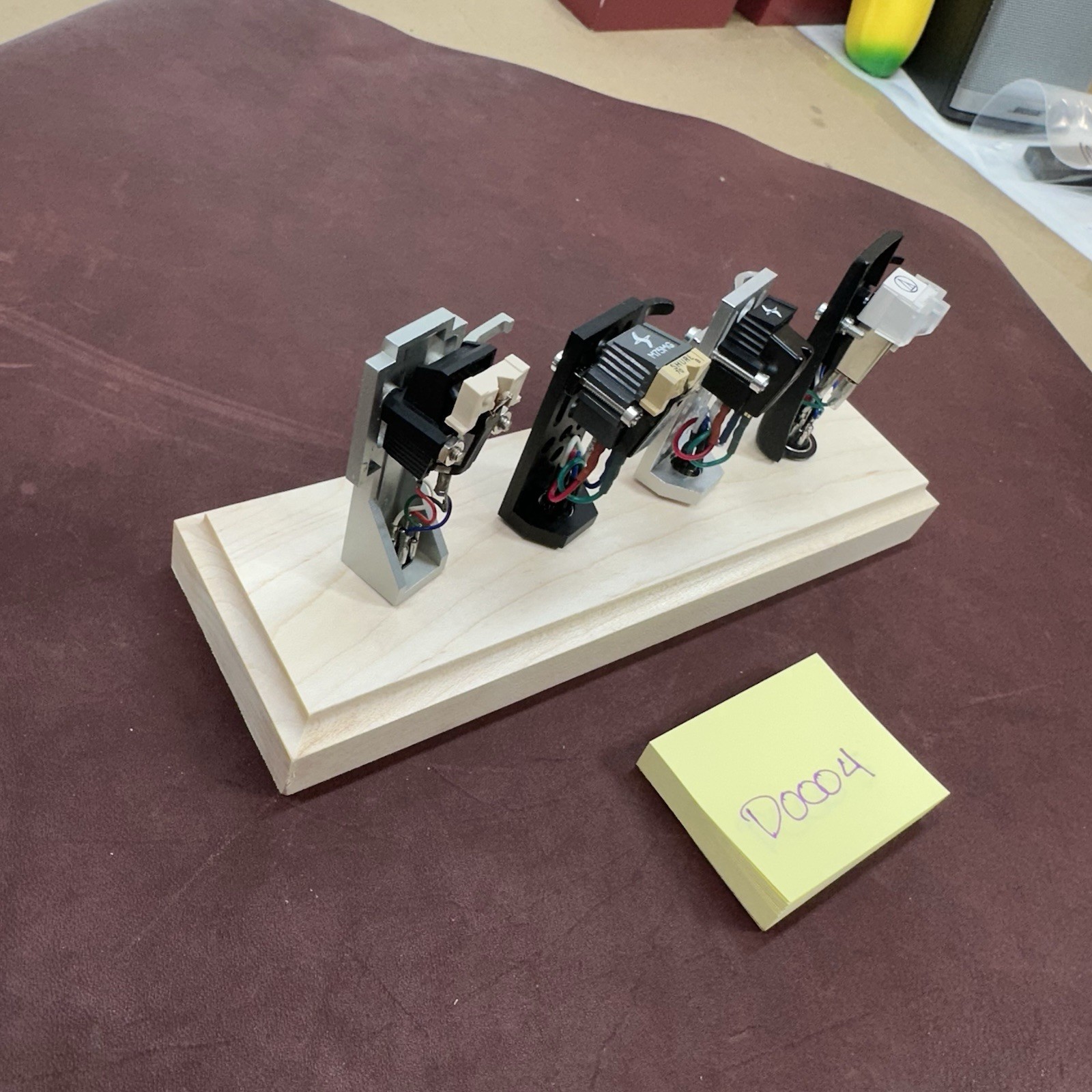 Turntable Cartridges Headshell Stand Display Maple – For Four – HiFi Audiophile