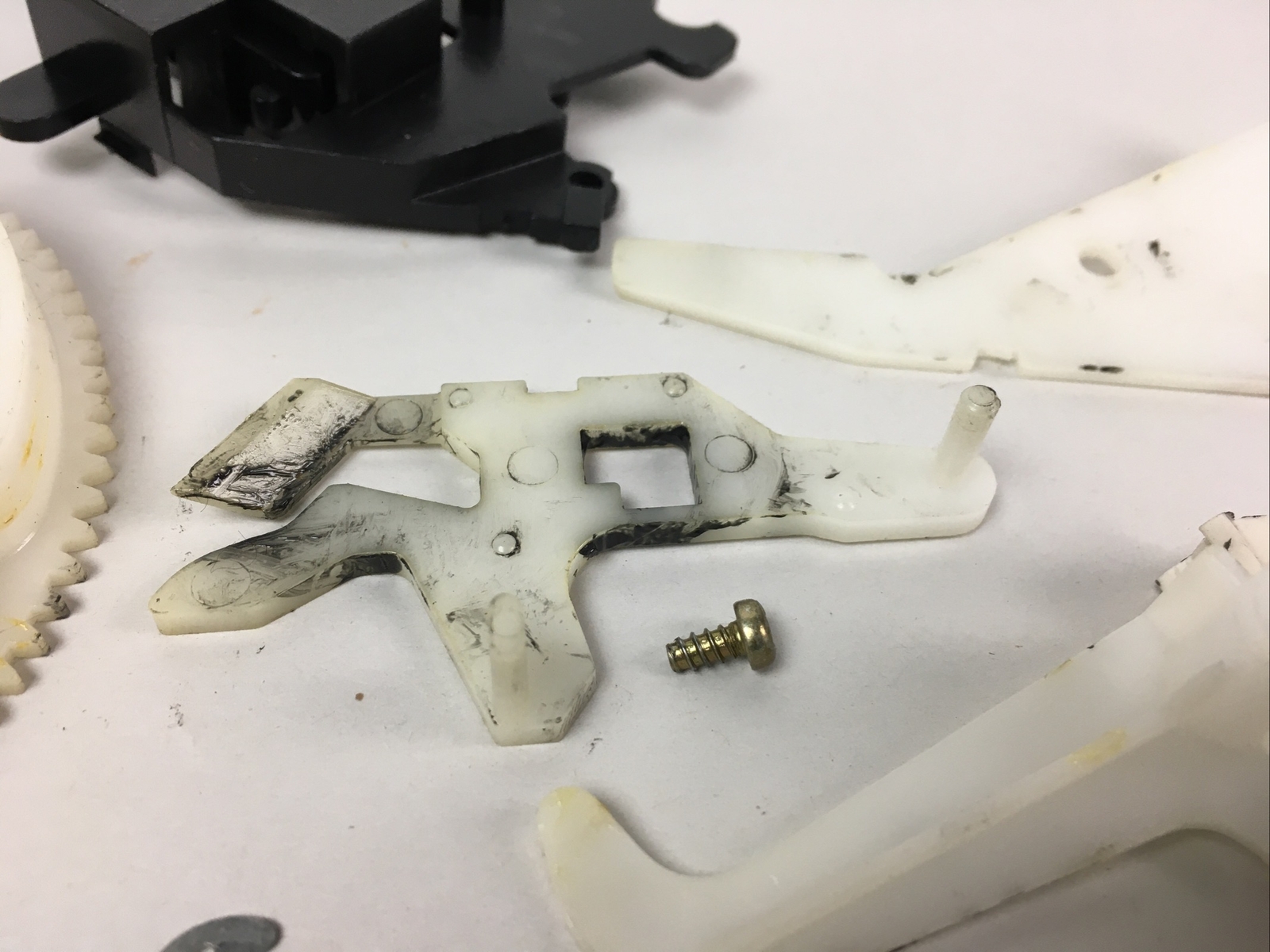 Technics SL-B2 turntable – misc plastic parts – cams gears