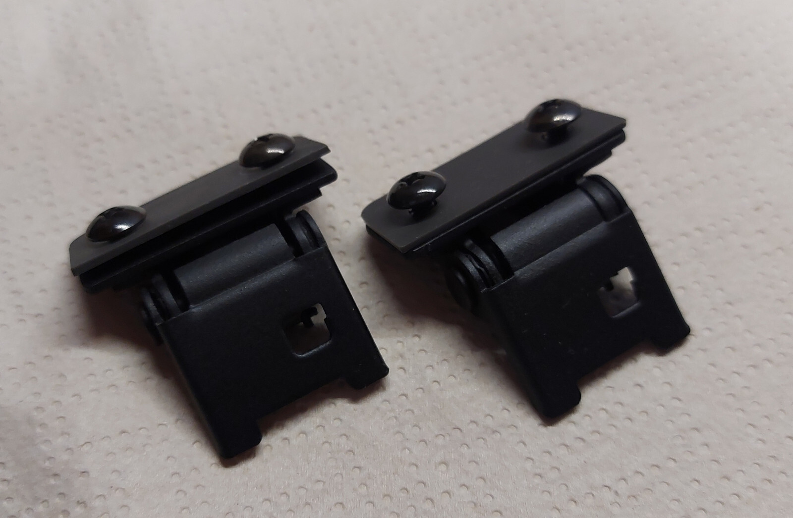 2x DUST COVER LID HINGES ORIGINAL – NOS – NEW – LUXMAN PD-264 PD264 PD 264