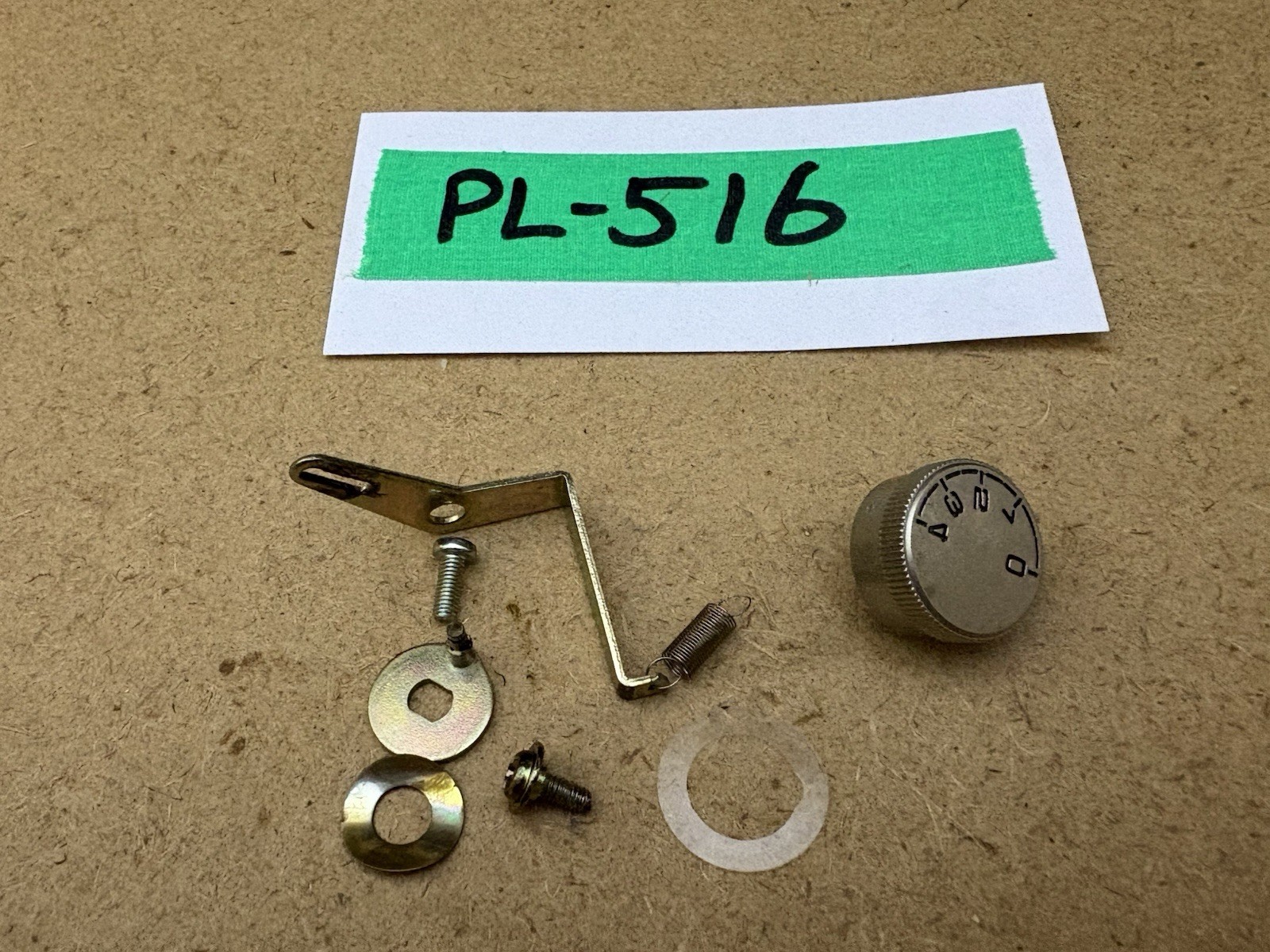 Pioneer PL-516 Part (May Also Fit 512/514/518/510A/540) -ANTI-SKATE KNOB/ASSM