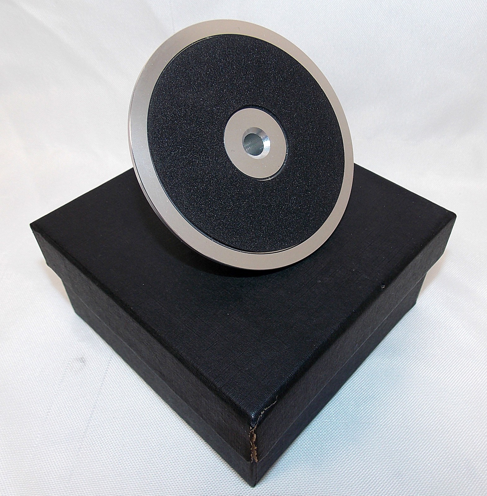 Pre-owned Turntable LP Record Vinyl Stabilizer Weight Clamp Disc w/Box EX!