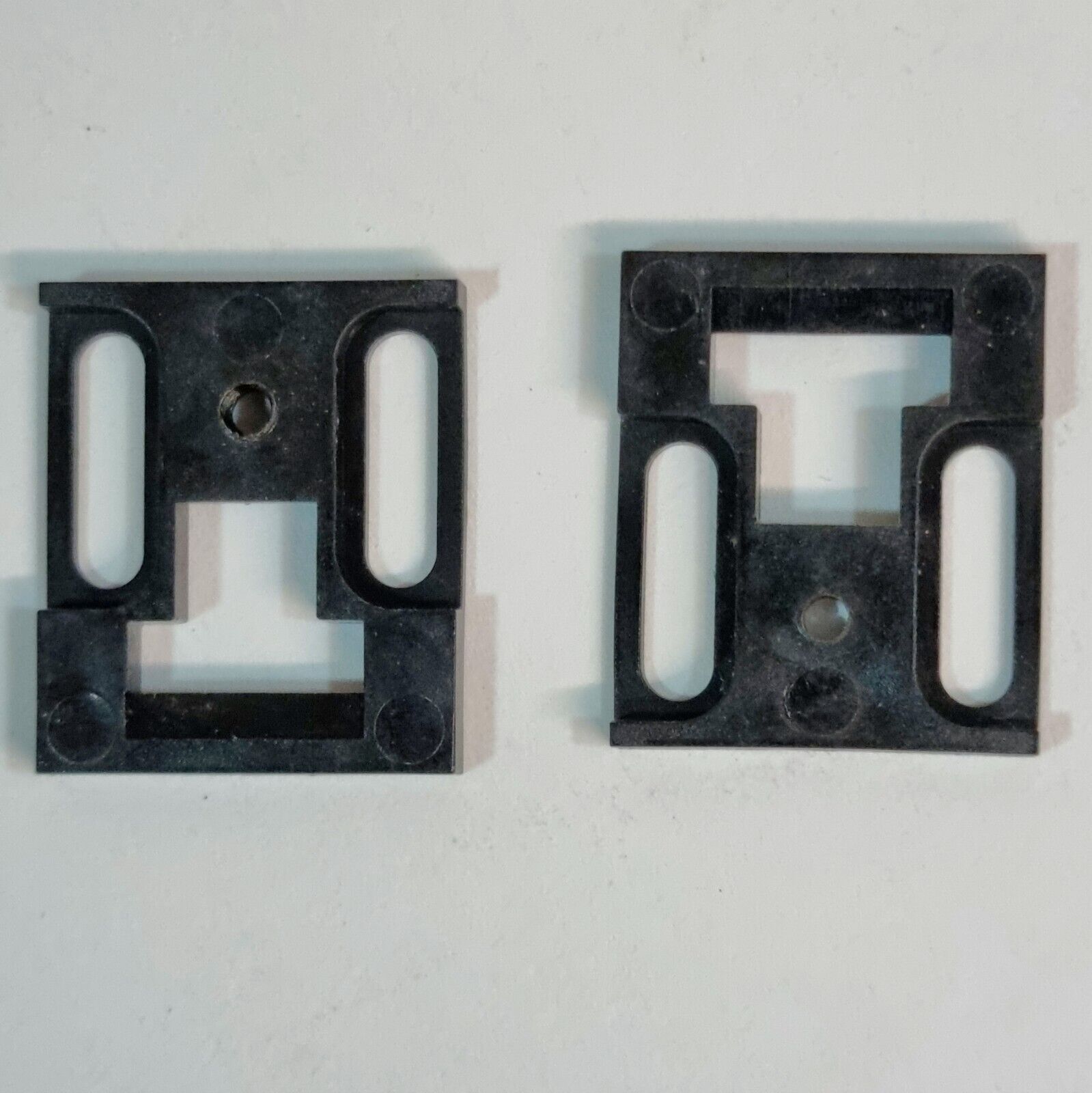 SPARE PARTS – PLINTHS – ANCHORS FOR RECORD CAPSULE – X2