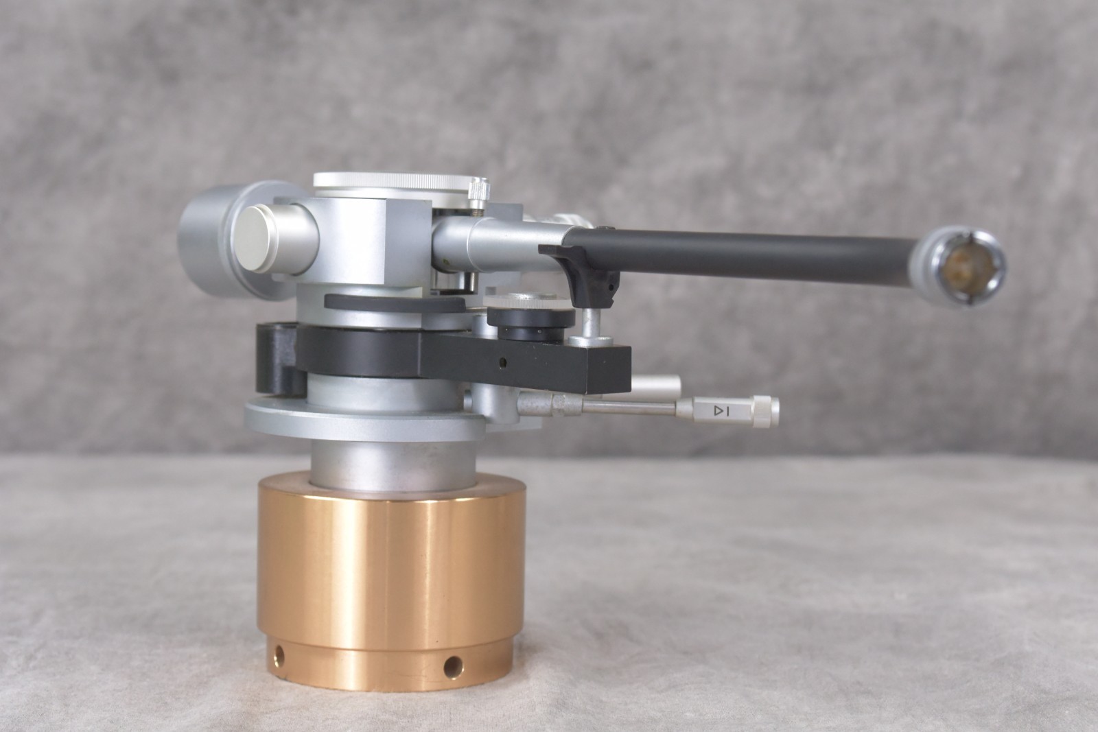 Micro Max-237 & XP-237AU Tone arm In Excellent Condition