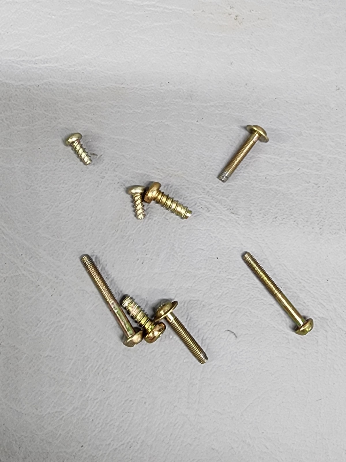 Pioneer PL-200 Turntable Replacement Part Out – Screws A 2073