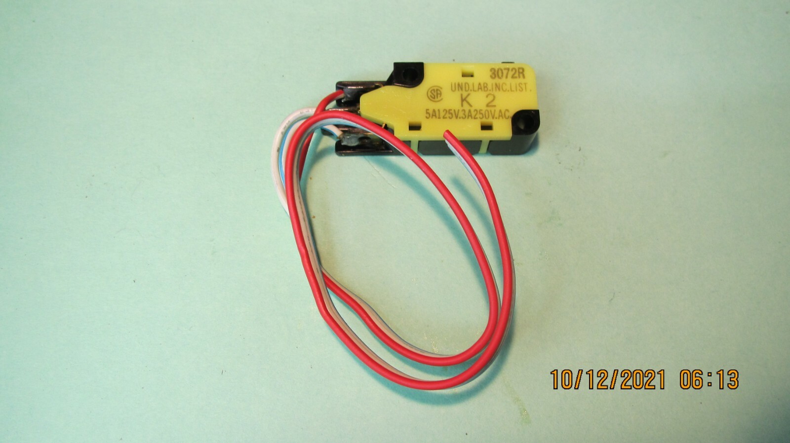 Sony PS-LX33 – OMRON Audio Mute Muting Microswitch w leads (May fit others)