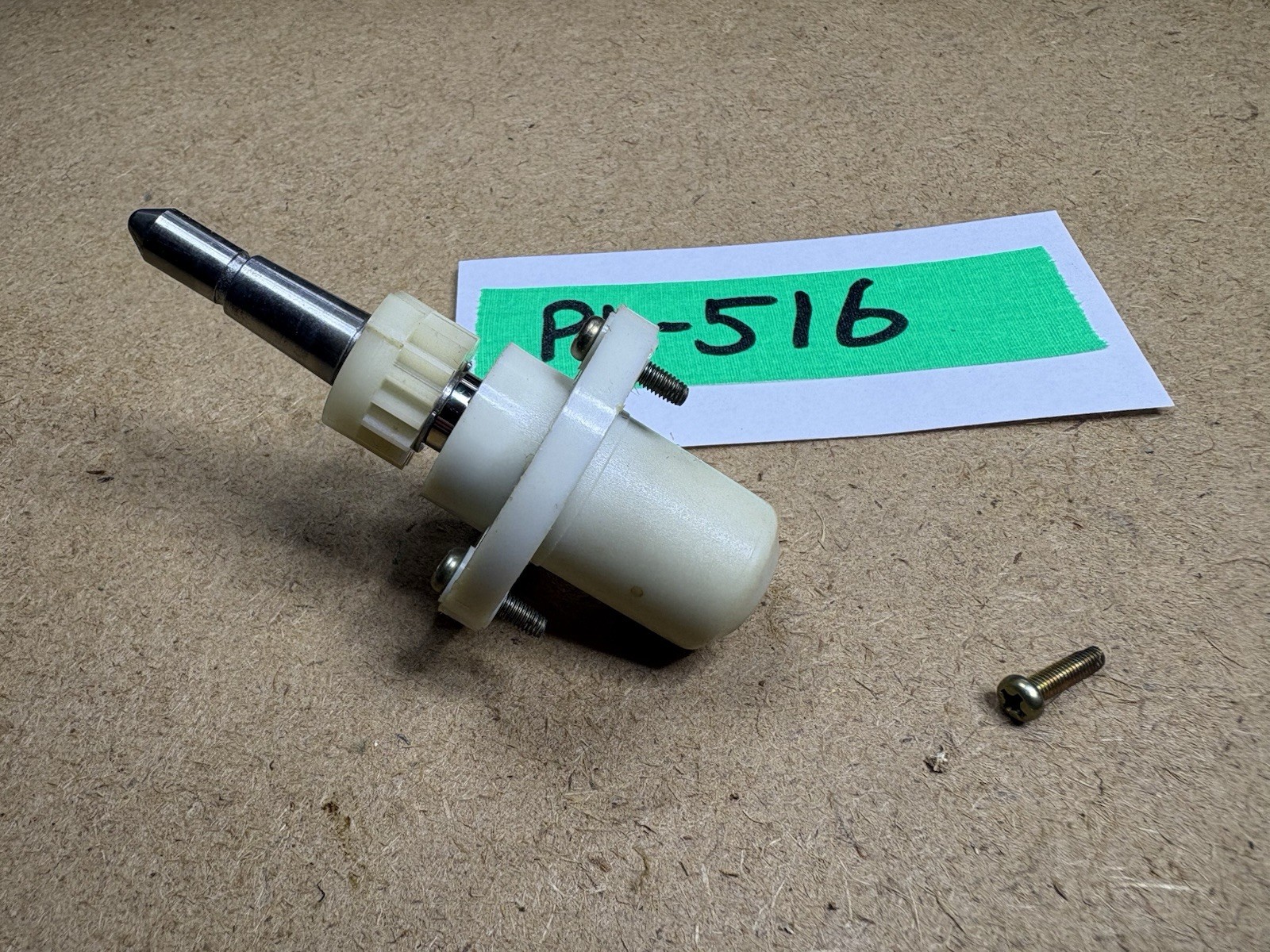 Pioneer PL-516 Part (May Also Fit 512/514/518/510A/540) – SPINDLE ASSM