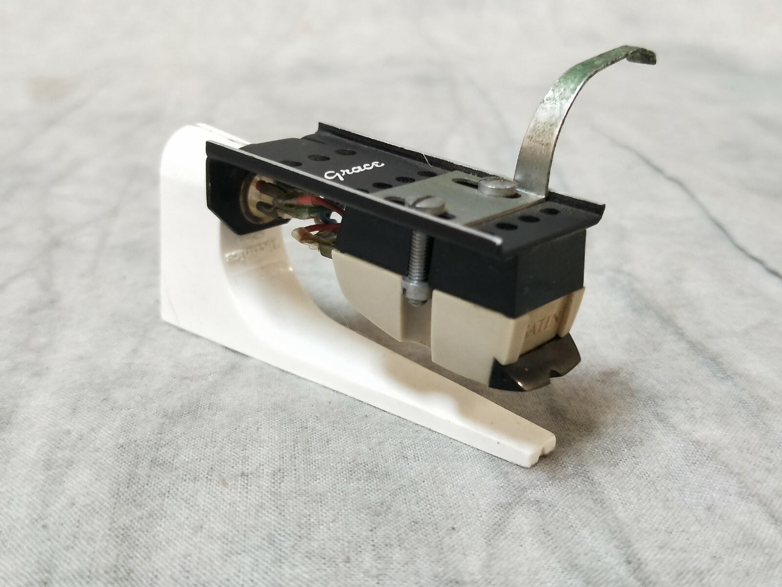 SATIN M-11 Stereo moving coil Cartridge W/ Headshell In Excellent Condition