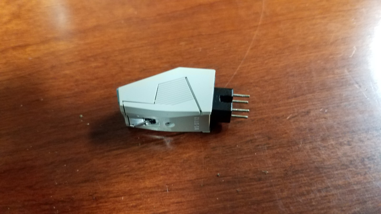 Phono Cartidge and Stylus. Hitachi