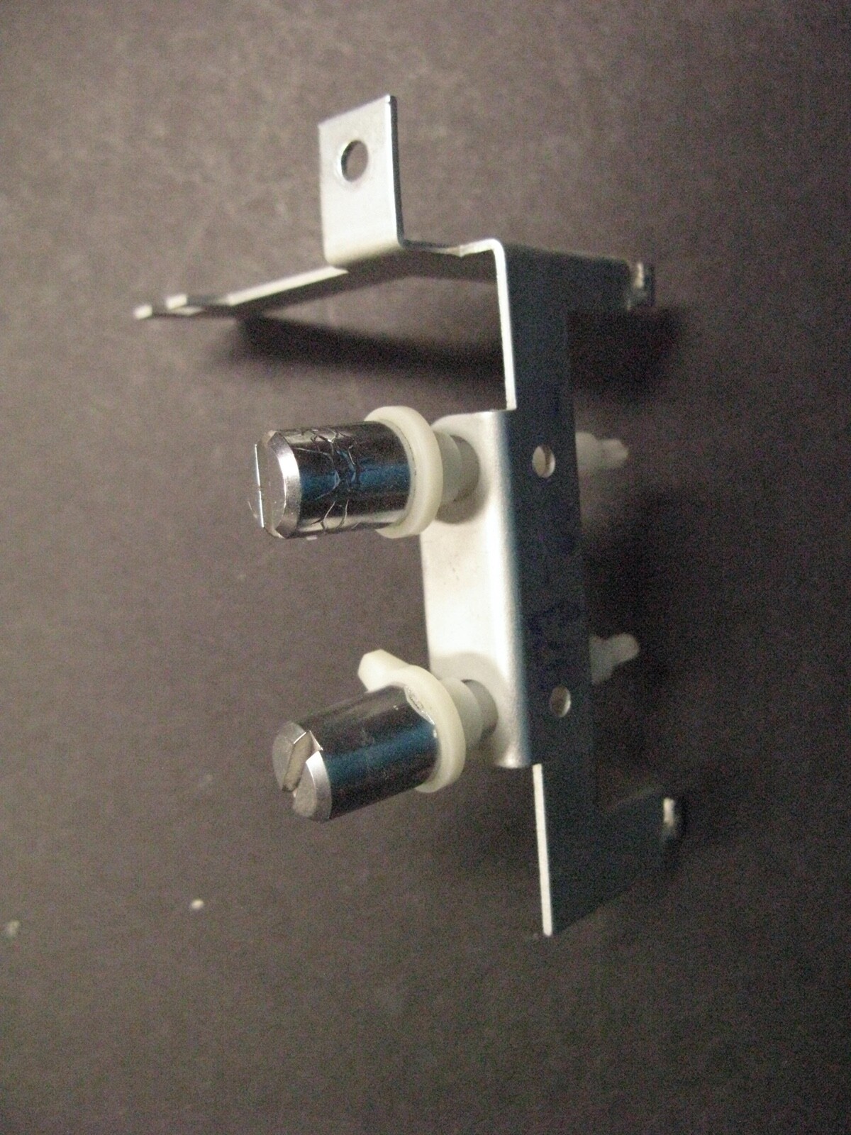 Phillips GA 212 Pitch Control Knobs with bracket