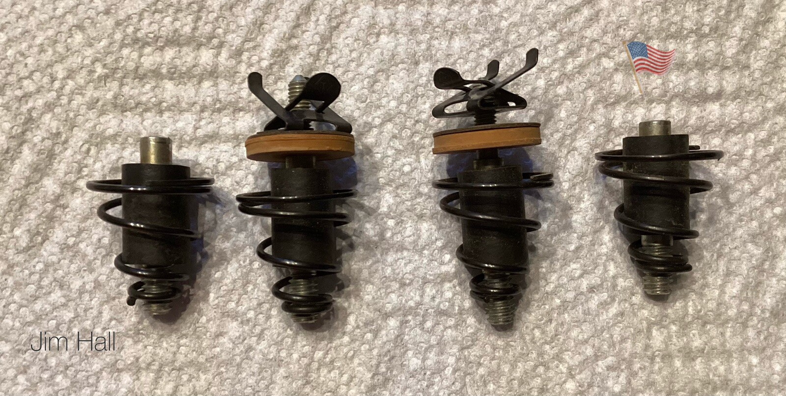 Set Of 4 Plinth Vibration Isolators From A RP205 SHF Record Changer & Others