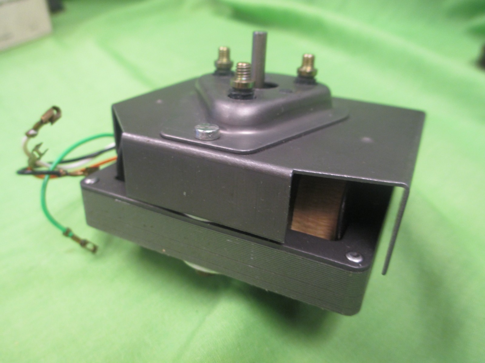 DUAL 1218 TURNTABLE MOTOR SPECIAL 150 VOLTS PART # 223-050 NEW IN FACTORY BOX