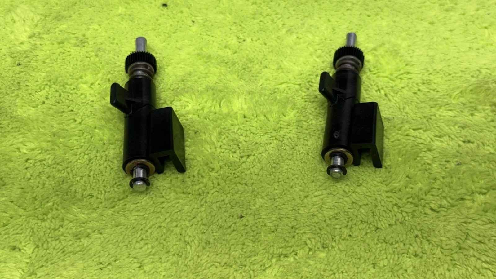 2X OEM DUAL 1258 & Others TURNTABLE HINGES Original Please Check The Pics 🔥🔥