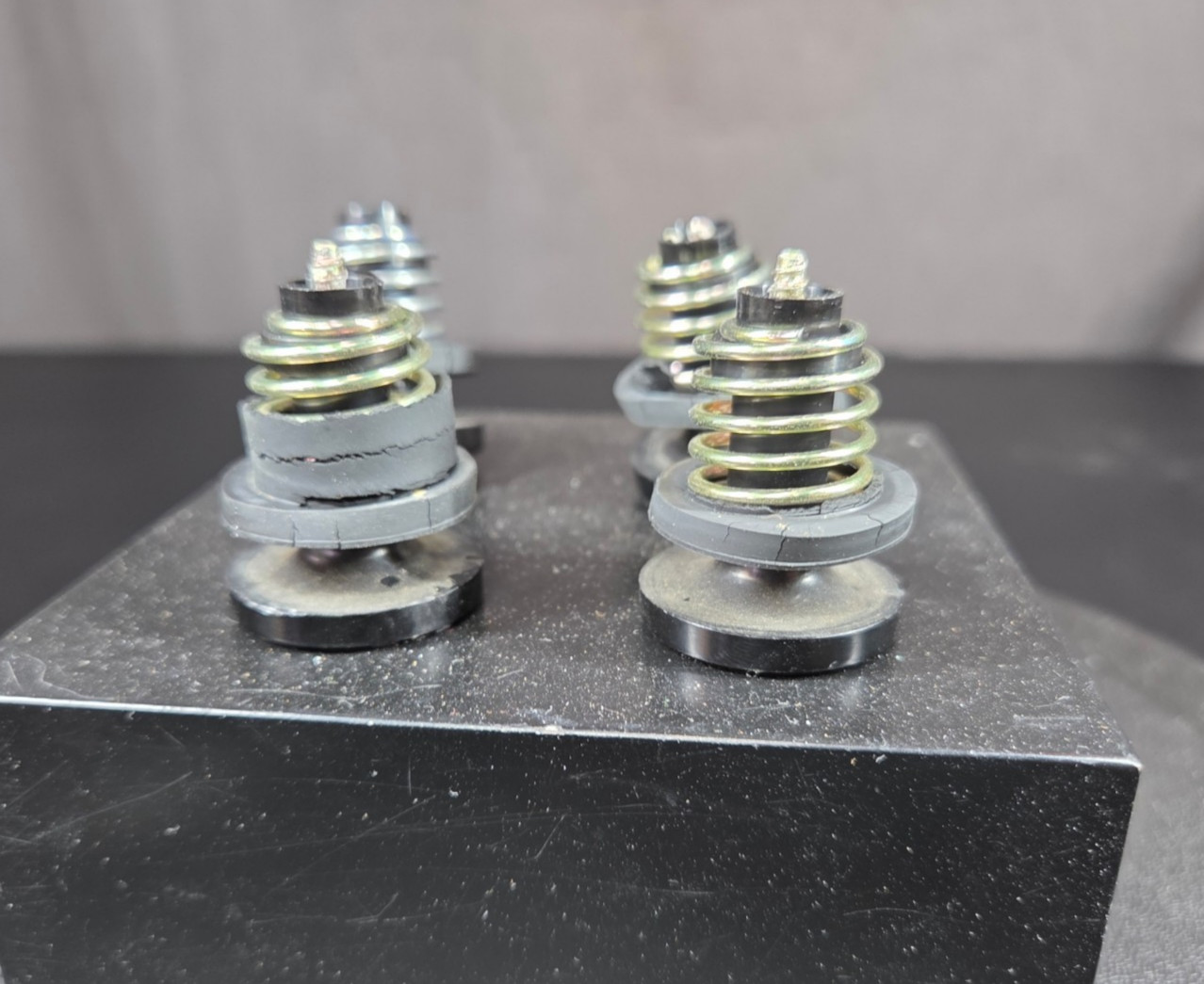 Pioneer Turntable Foot (BAD RUBBER) Spring for PL-200, 250, 255, 300, 400