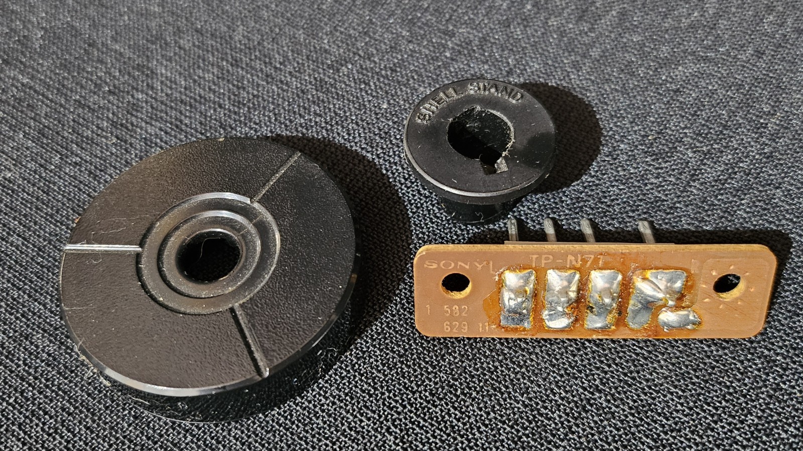 Sony PS-5550 Turntable Head Shell Stand – 45 RPM Adapter-TP-N71 Electrical Part