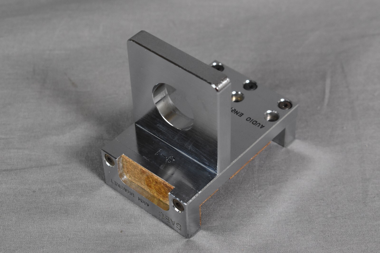 SAEC S-1 ARM BRACkET Arm base In Excellent Condition
