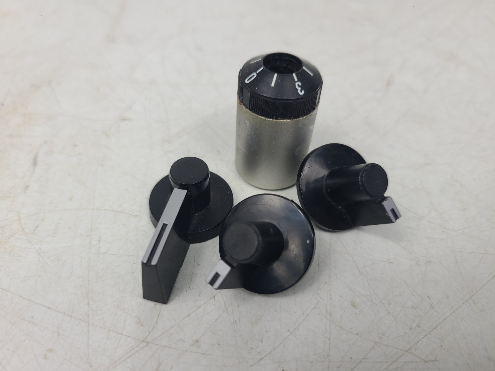 REALISTIC LAB77 Turntable Replacement Tonearm Counter Weight & Dials Parts Lot