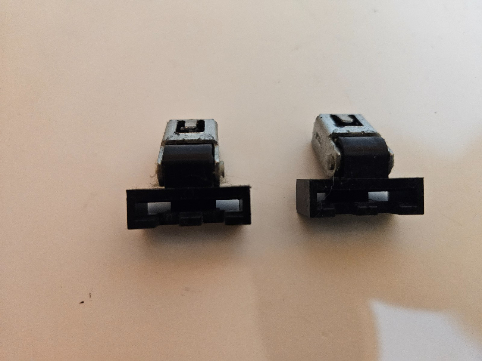 Technics SL-BD20D Semi Automatic Turntable Parts – Dust Cover Hinges Set of 2