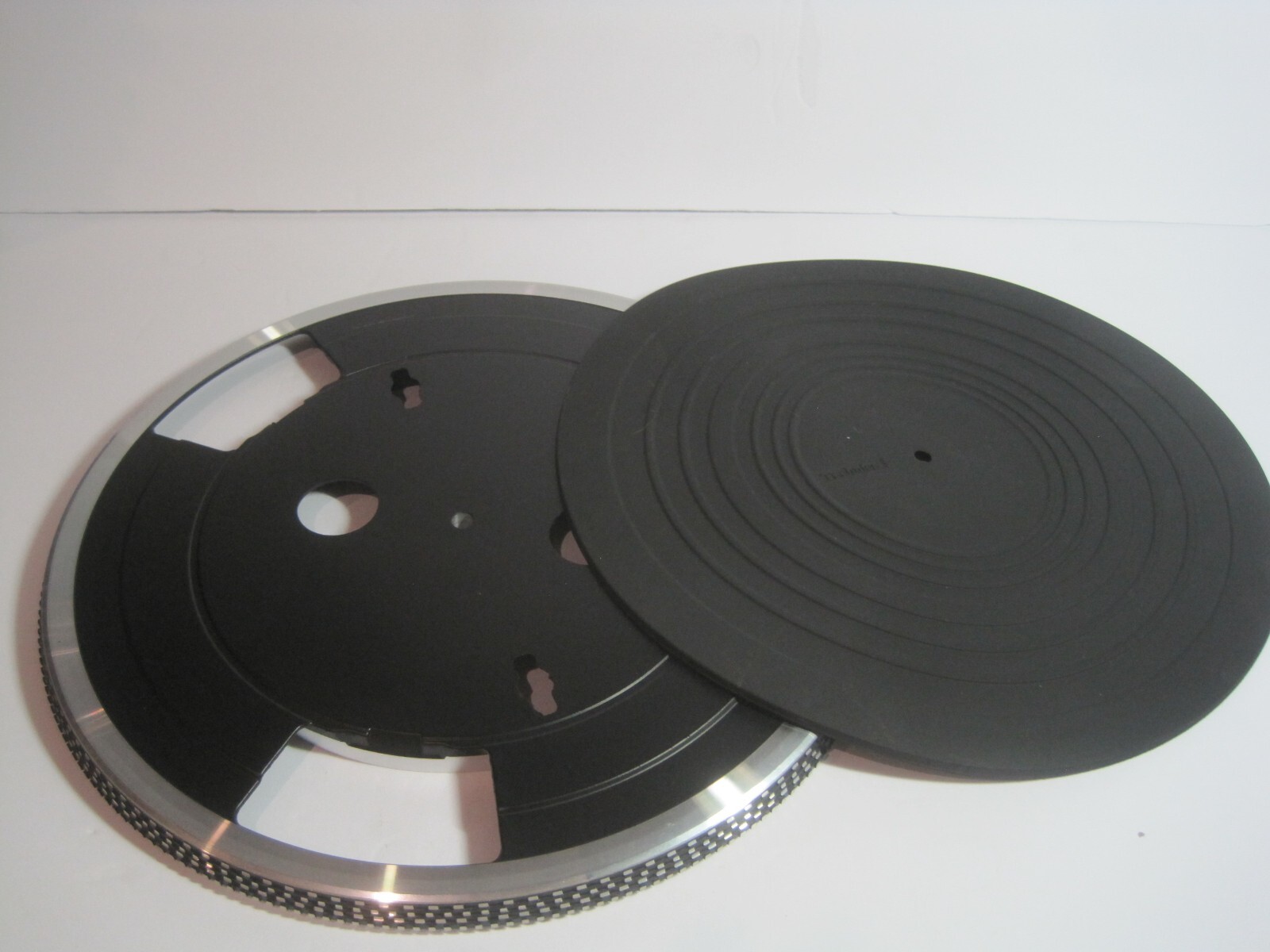 Original Technics SL-BD22, turntable record player, platter and rubber mat