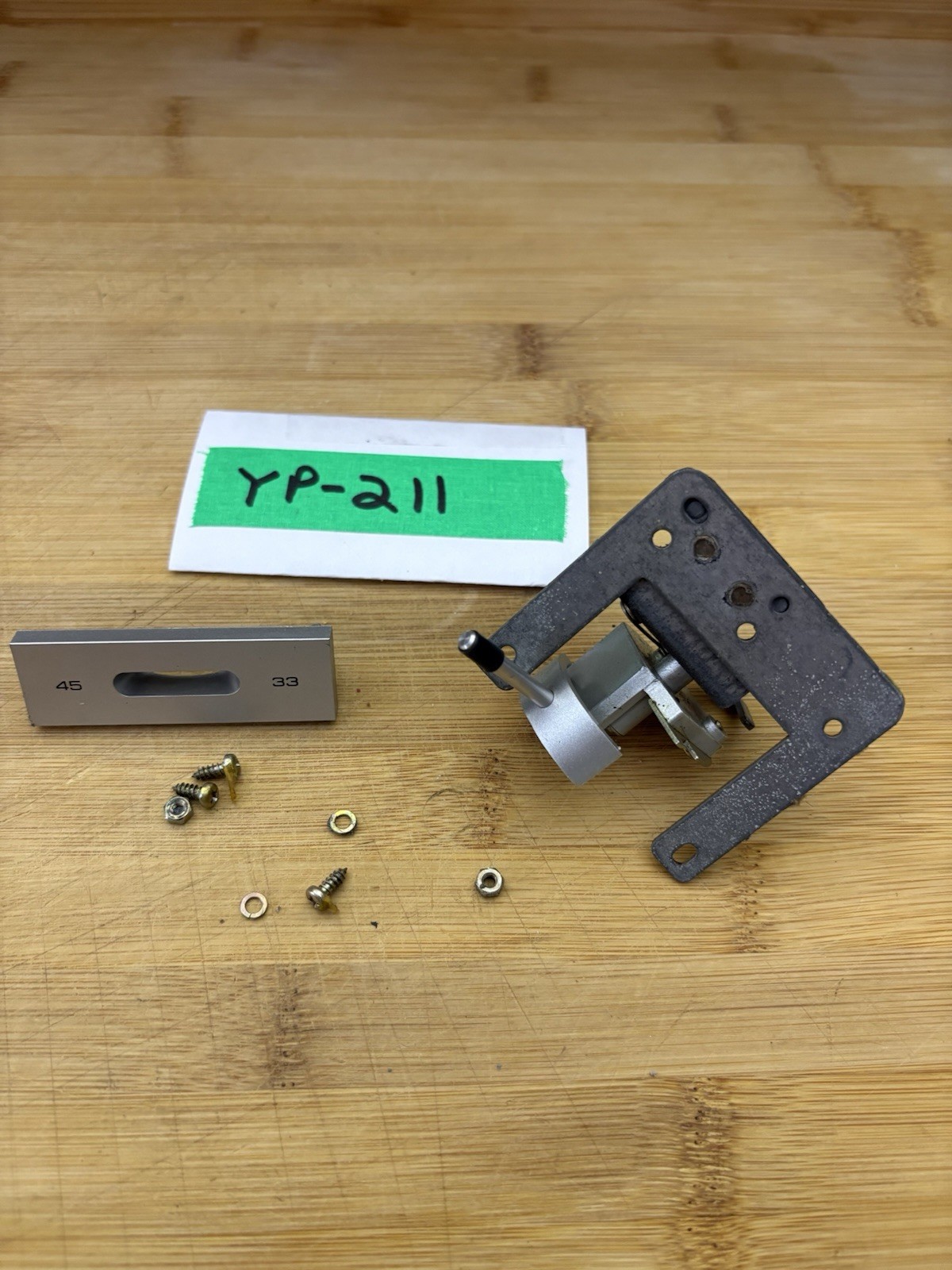 Yamaha YP-211 Turntable Part: Speed Control Lever/assembly