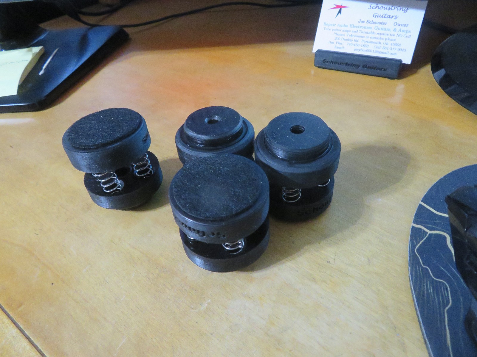 Sansui SR-838 spring feet for repairs. Felt pads on bottom. FREE shipping