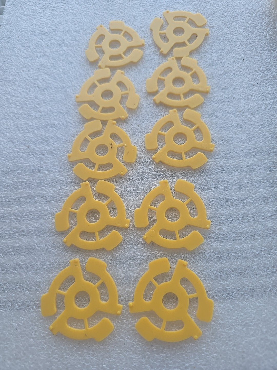 (250) 45 rpm 7″ Record Yellow Plastic Adapter Snap-In Inserts Vinyl Vintage