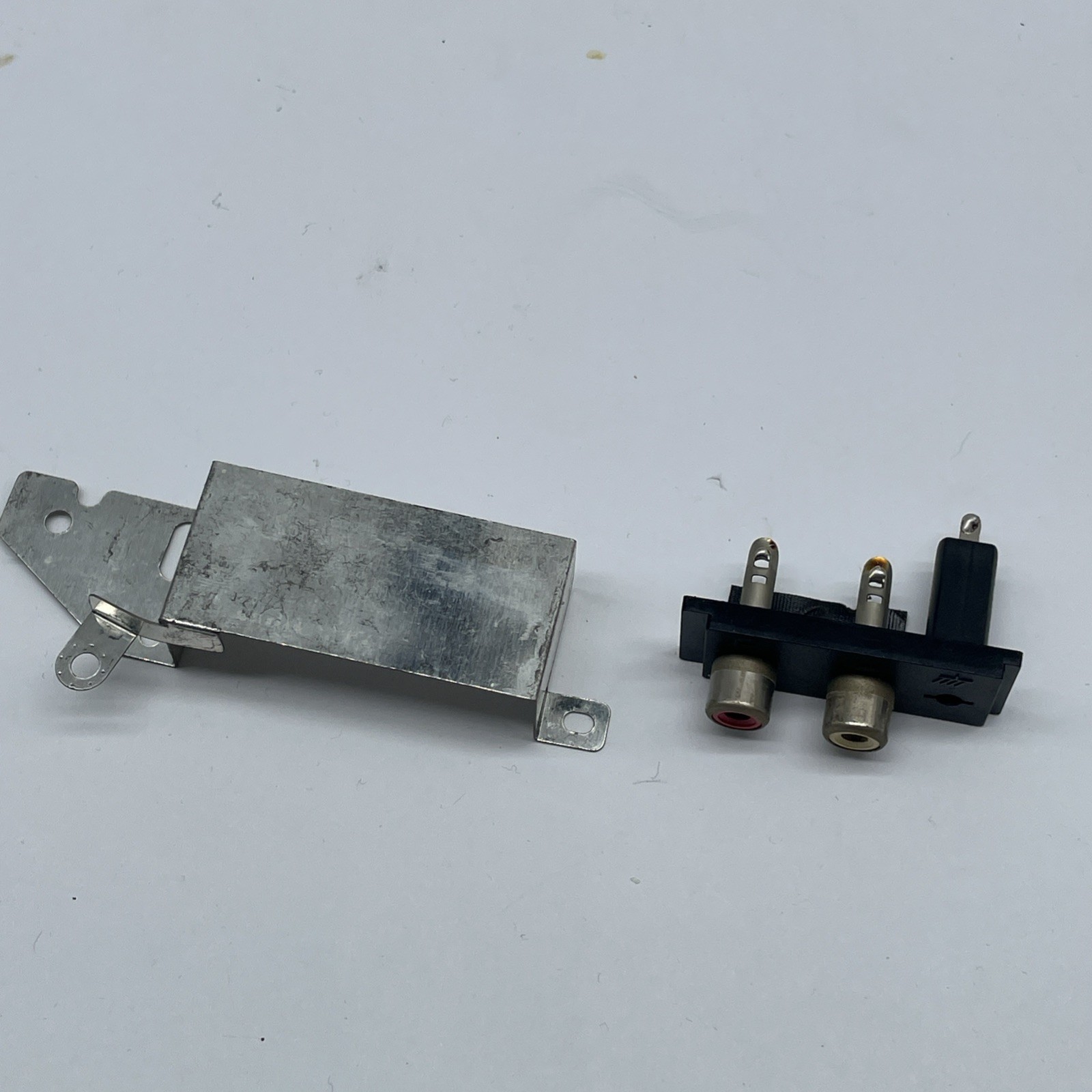Technics SL-B210 Turntable Parts – RCA & Ground Terminal W/ Sheilding