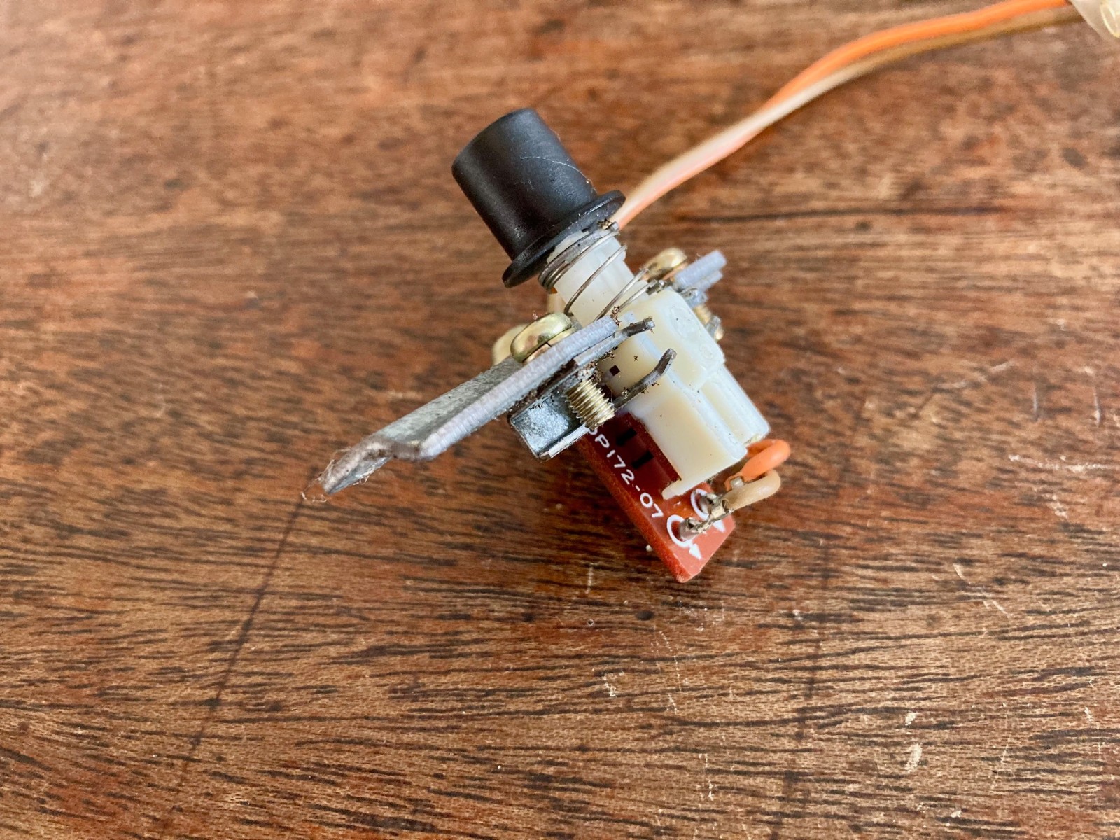 Technics SL-1700 Mk2 Auto return switch