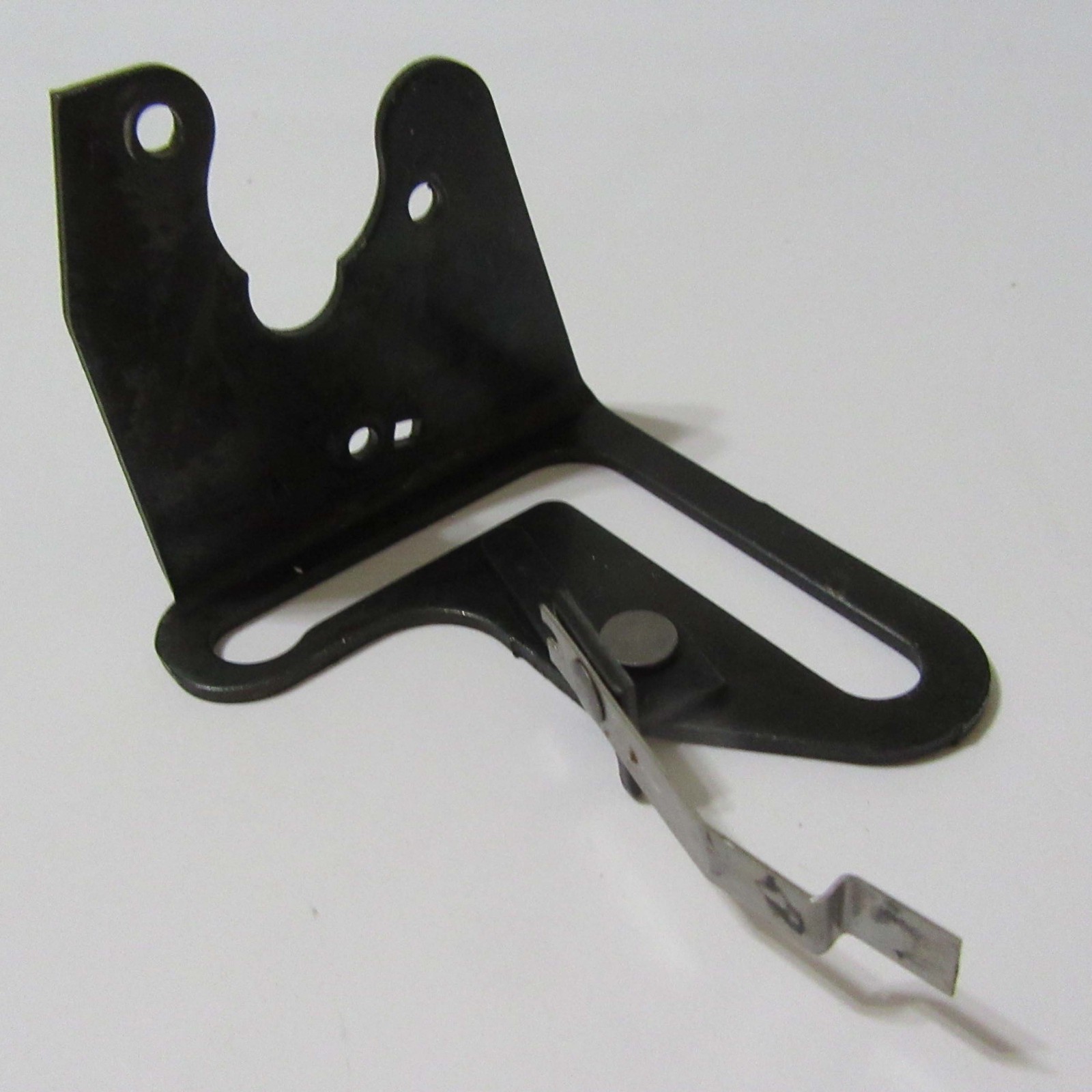 V-M ® Voice Of Music ® ORANGE PEEL 346 346-1 Changer PART – Leaf Spring Assembly