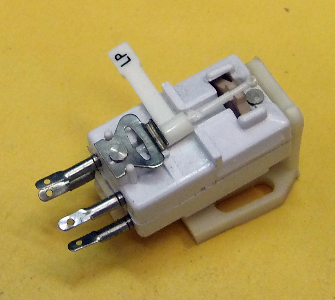 JUKEBOX PHONOGRAPH CARTRIDGE FOR BSR SX1M STEREO WITH BRACKET AND NEW NEEDLE