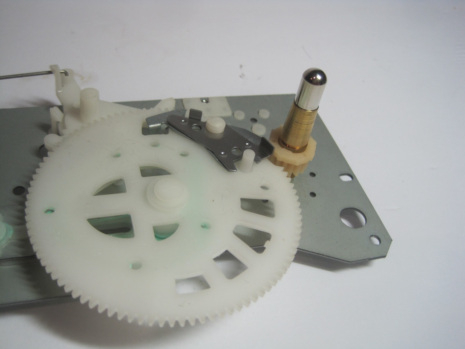 Original Technics SL-BD22, turntable record player, platter shaft assembly