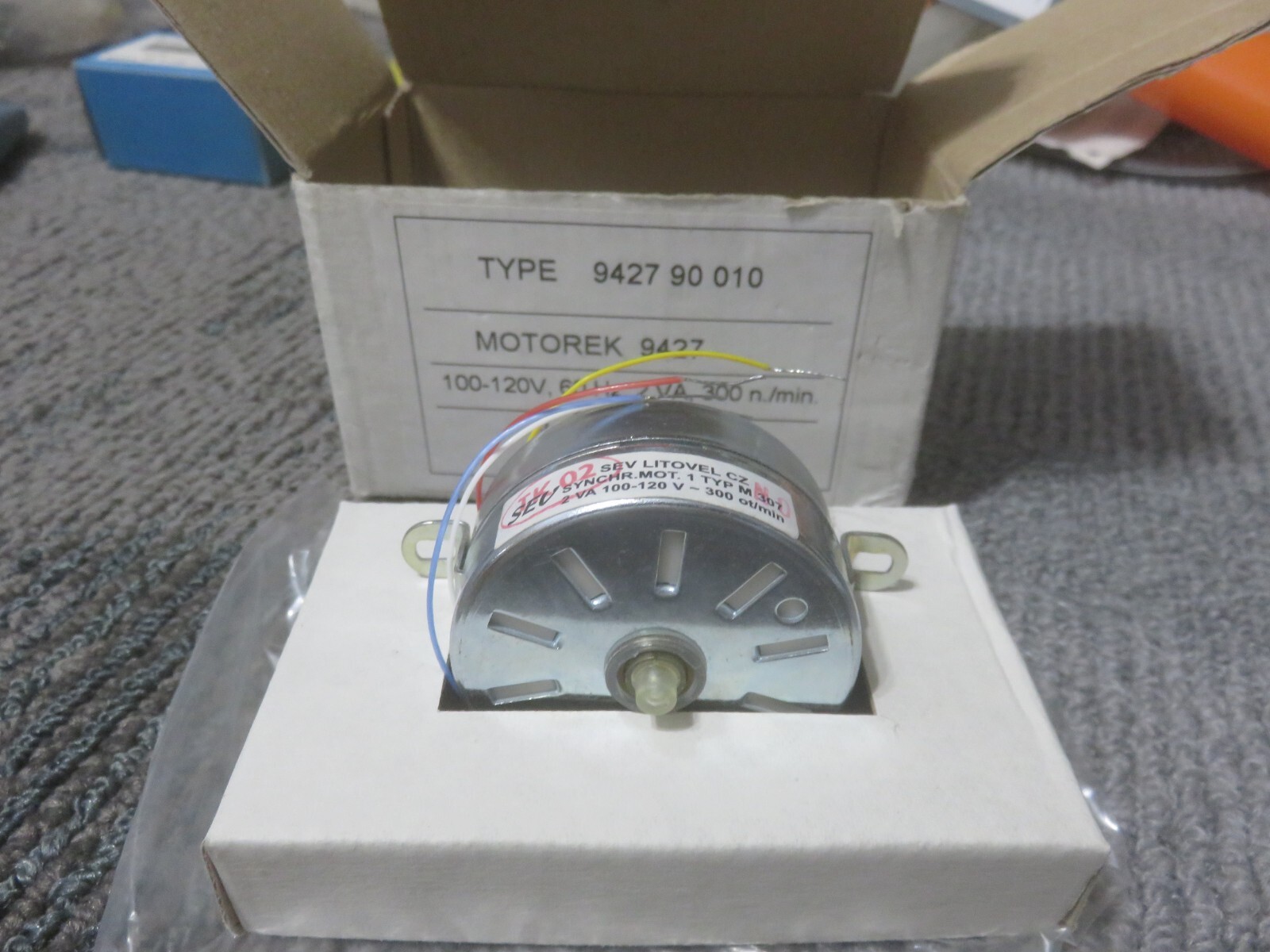 SEV LITOVEL,S.R.O. MOTOREK 9427 100-120V 60HZ 2VA 300N./MIN