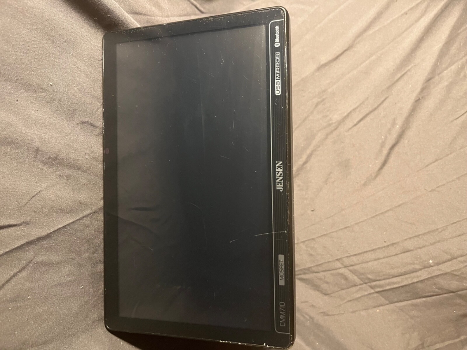 10.1″ Multimedia Receiver with USB Screen Mirroring – CMM710 Bluetooth Radio