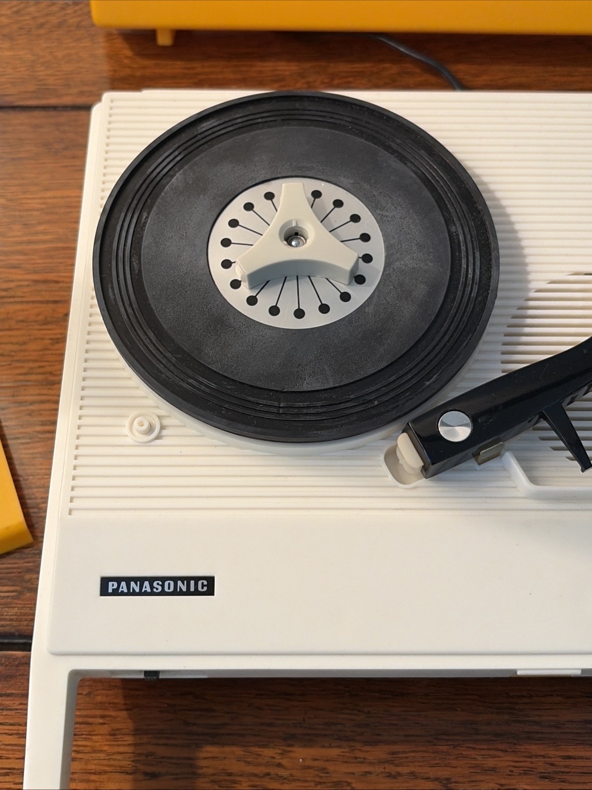PANASONIC Portable turntable SG-336 portable Record Player Tested Working Yellow