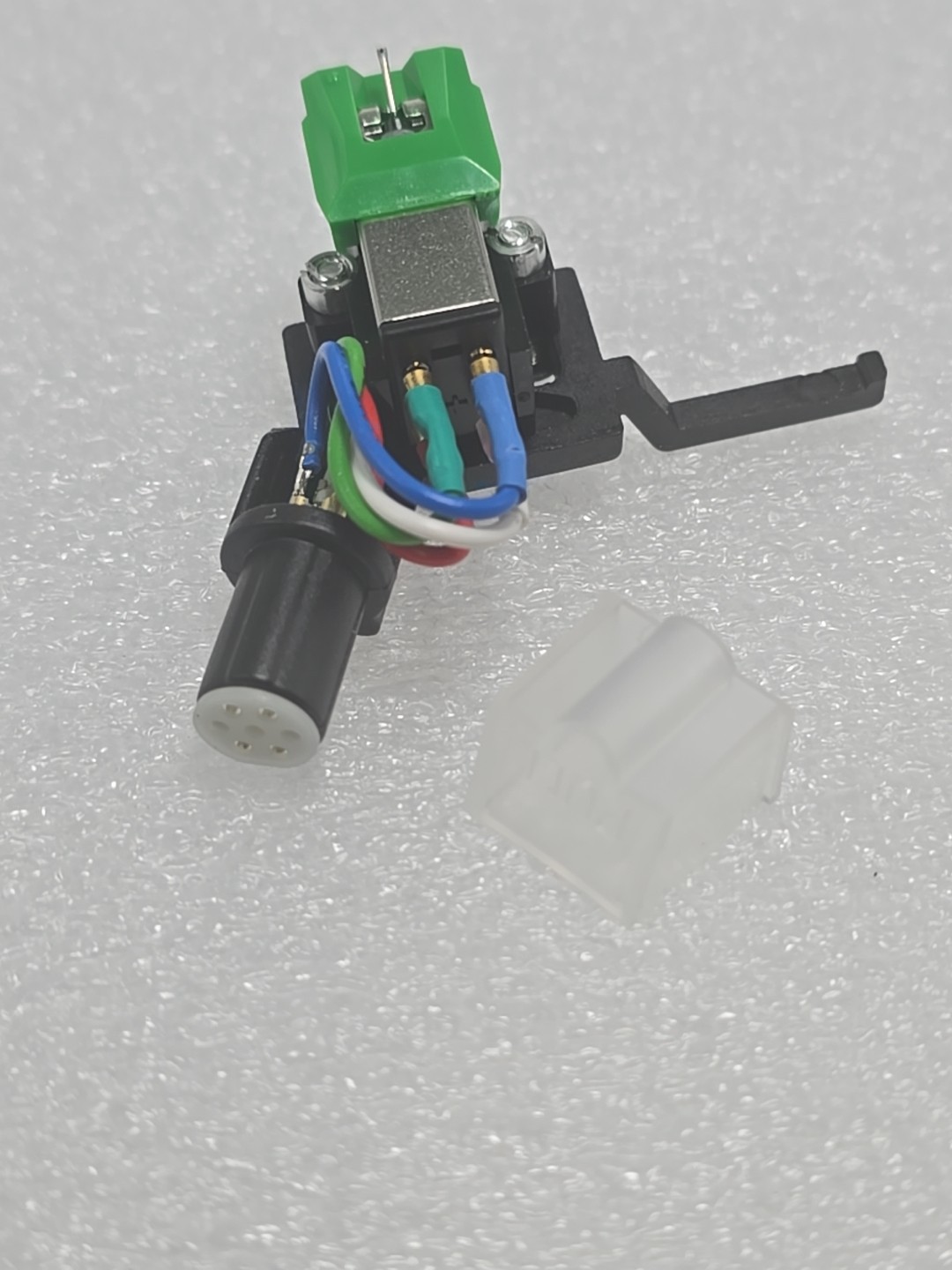 Carbon fiber straight arm Headshell paired with a Genuine AT95E CARTRIDGE