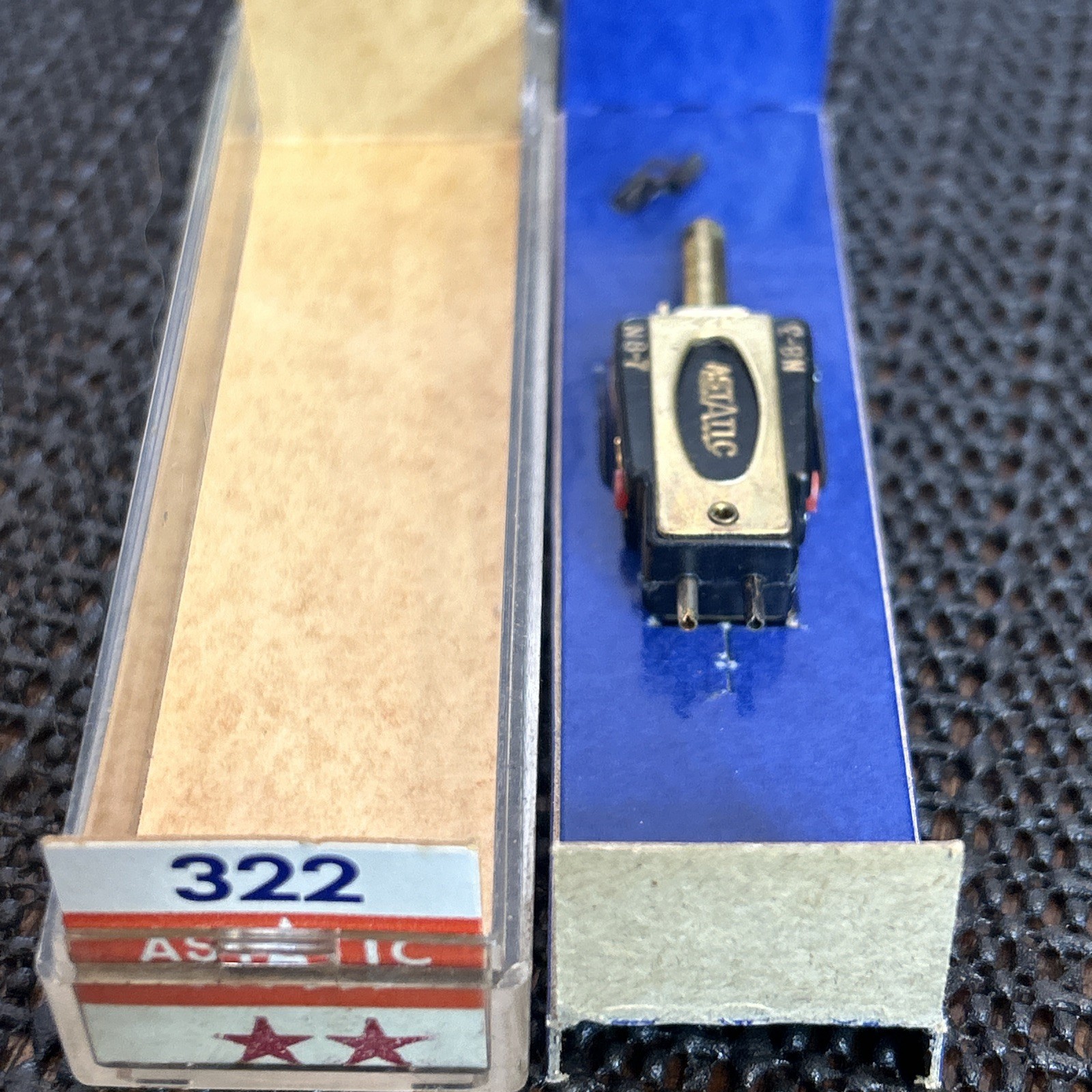 Astatic 322 Cartridge w/Needles 324 RCA 111196 973705-5 New