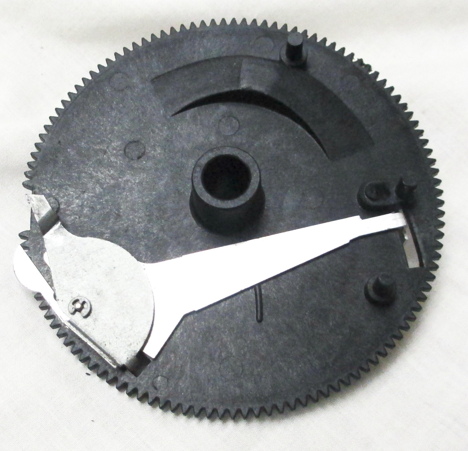 BIC 920 TURNTABLE CAM GEAR ASSEMBLY WITH TRIP PARTS NEW OLD STOCK NEVER MOUNTED