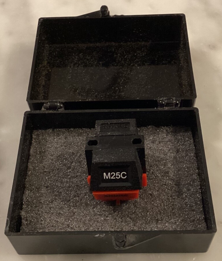 SHURE M25C CARTRIDGE AND NEW GENUINE SHURE N25C STYLUS IN PLASTIC DISPLAY CASE