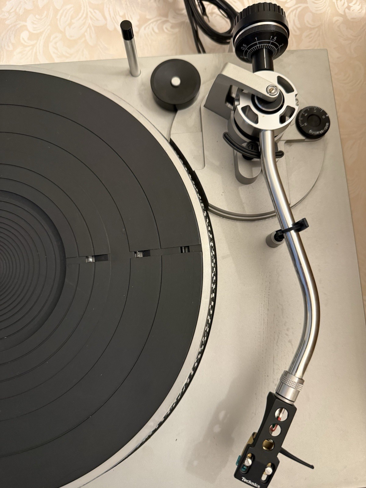 Original OEM Technics SL-D33 45 RPM Record Adapter Spindle Insert Made in Japan
