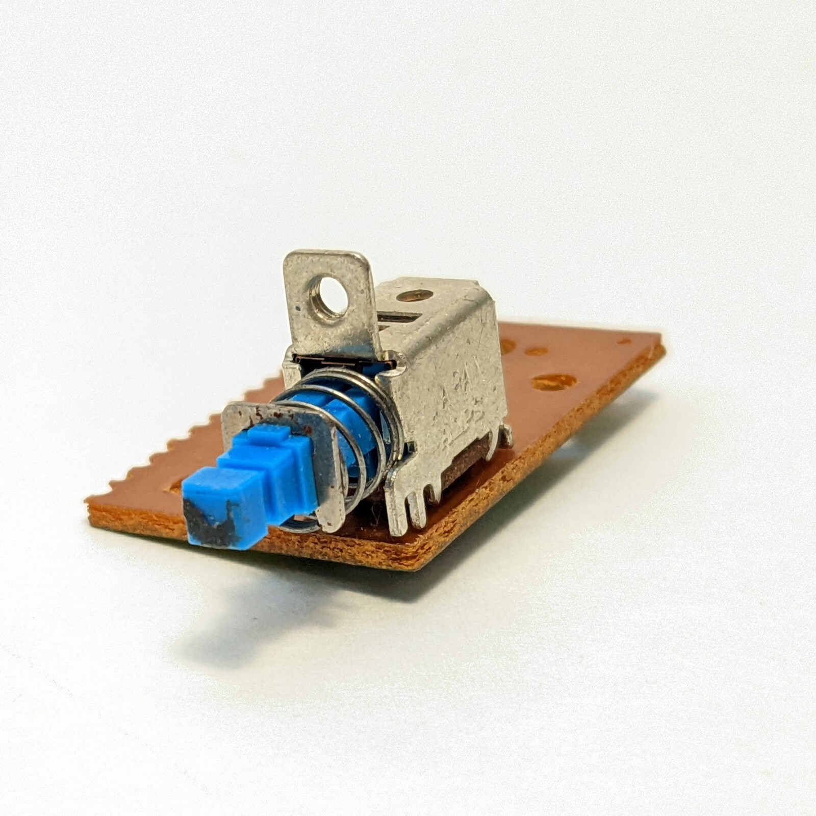 Hitachi HT-MD28 Turntable Parts 33 45 Speed Selector Push Switch Tested