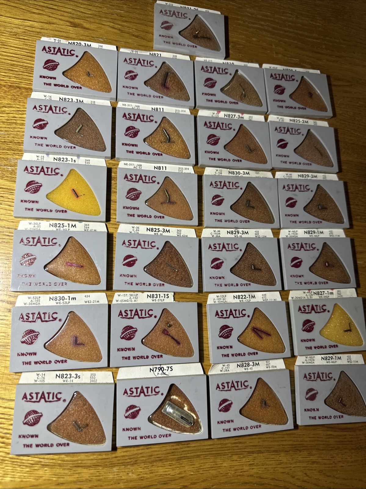 Astatic Diamond Stereo Needle Stylus Cartridge New NOS Sealed (25) Lot