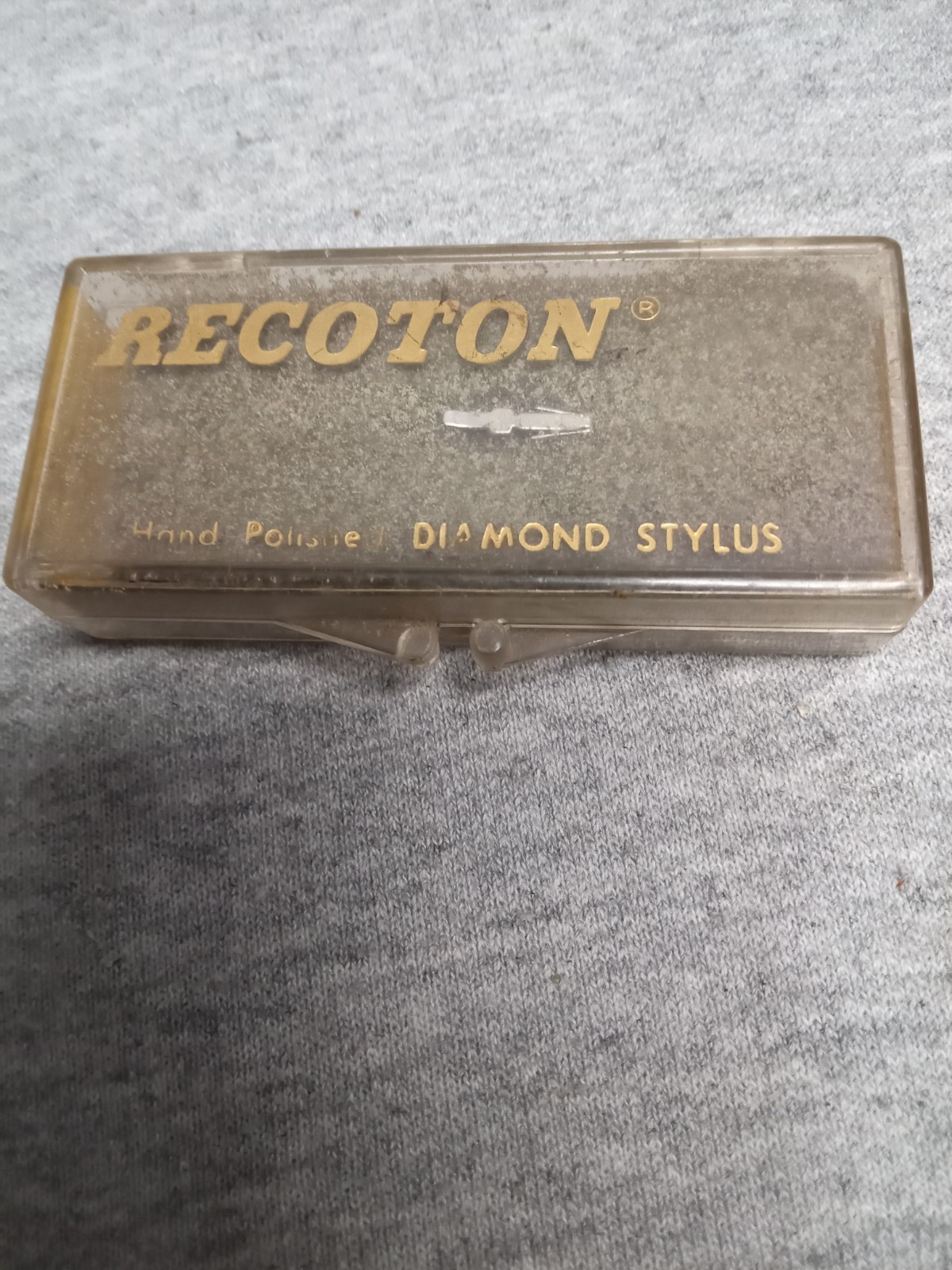 RECOTON HAND POLISHED DIAMOND STYLUS 418-D FOR CERAMIC CARTRIDGE