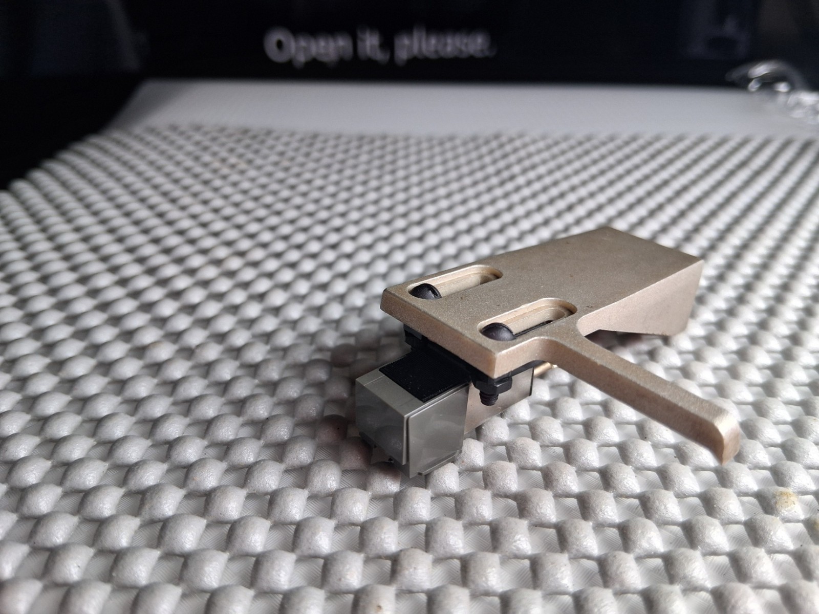 OEM Headshell w/ Attached Cartridge & Stylus from/for Pioneer PL-200 Turntable