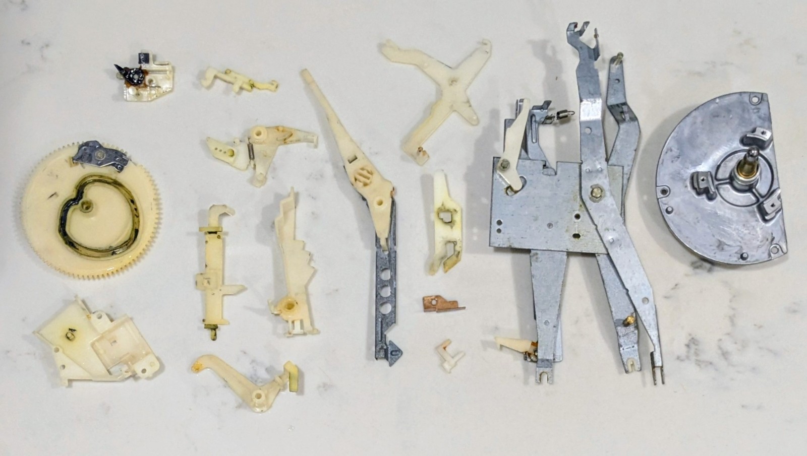 15 Original OEM Interior Plastic & Metal Parts For Technics SL-3300 Turntable