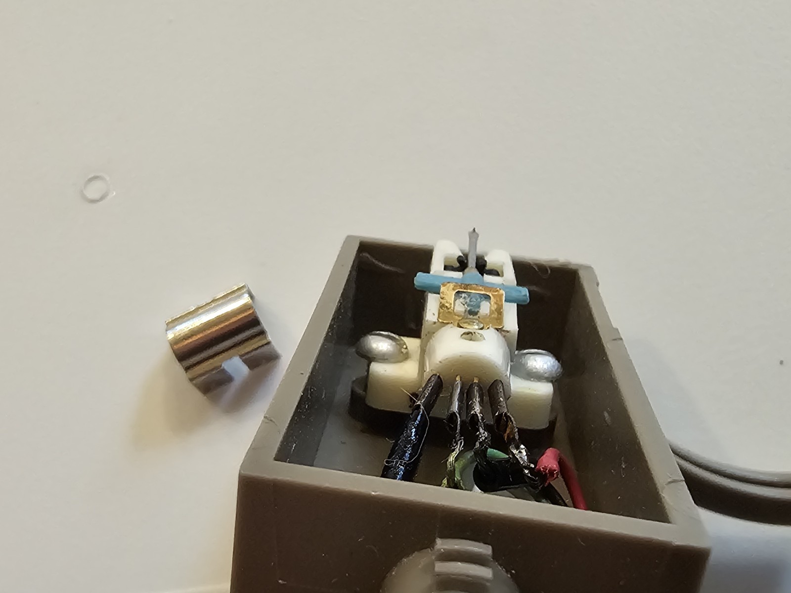 Ar-Xa Headshell And Assortment Of Replacement Needles